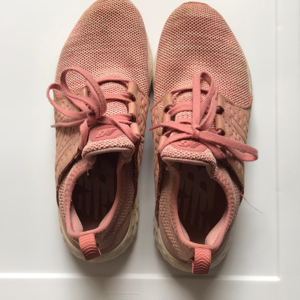 New Balance tennis shoes